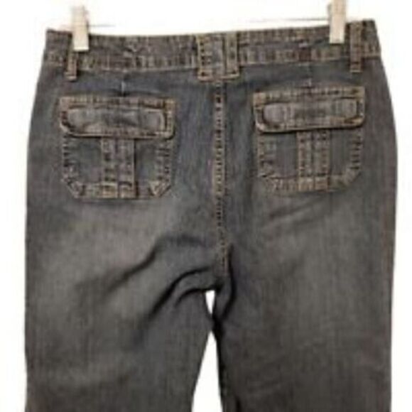 St. Johns Bay Womens Size 6 Blue  Solid Capri Pants - Picture 8 of 9